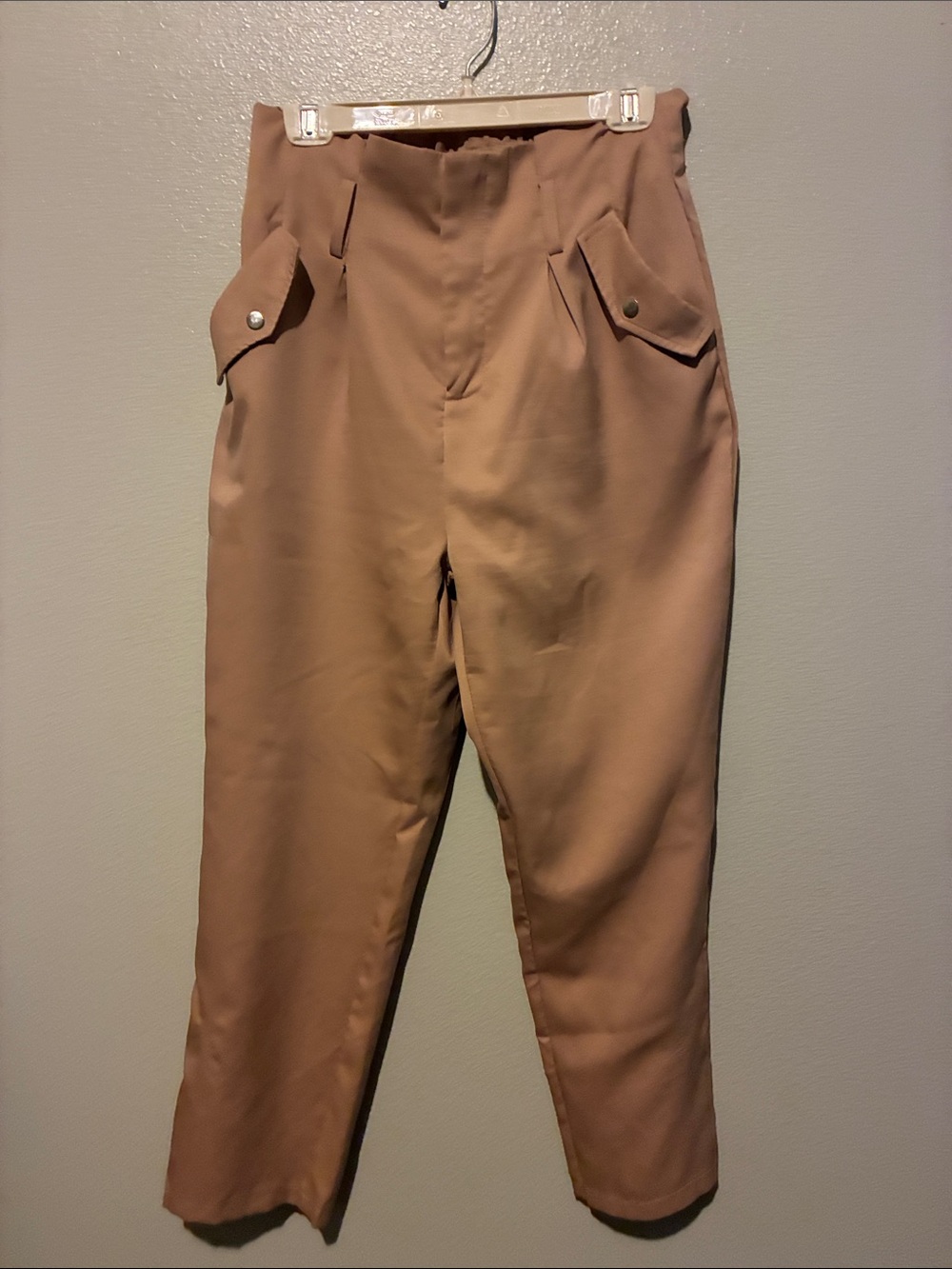 High-Waist Cropped Cargo Trousers in Camel
